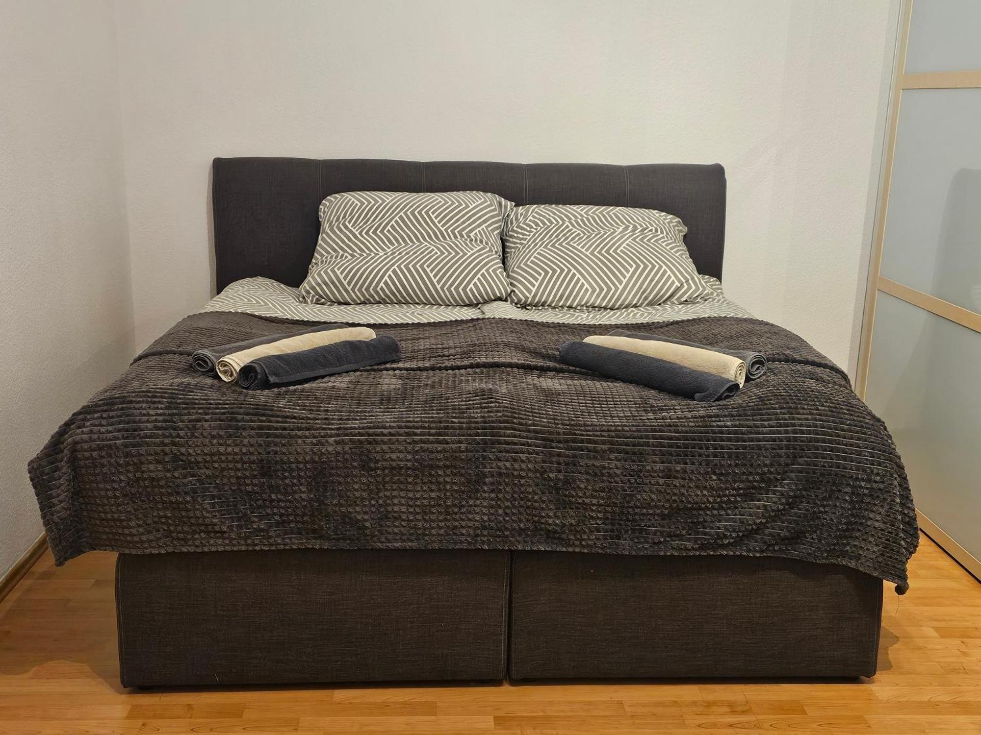 City-Close - King Bed & Free Garage Bayreuth Bagian luar foto