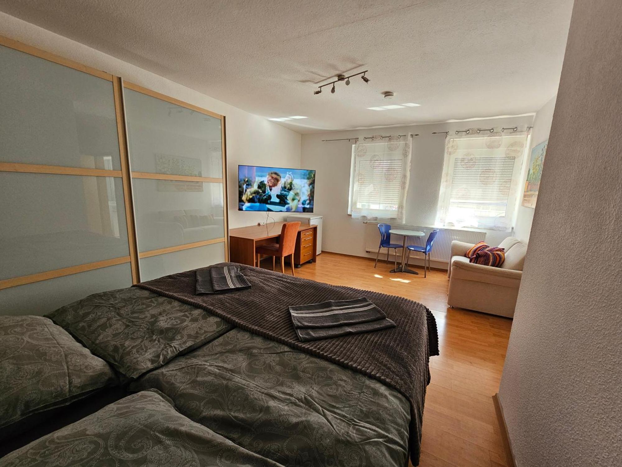 City-Close - King Bed & Free Garage Bayreuth Bagian luar foto